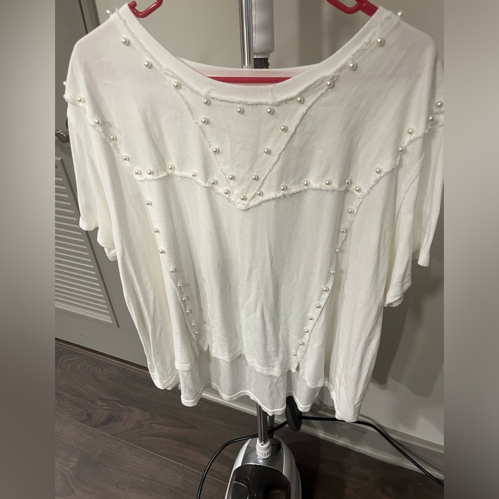 Cute pearl and white shirt